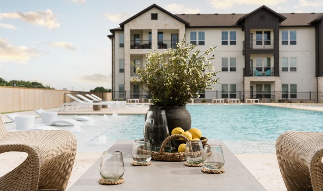 Community Amenities Pool Lounge