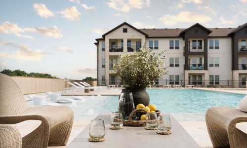 Pool Lounge